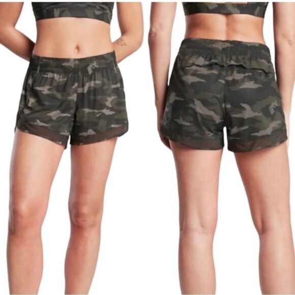 NWOT Athleta Printed‎ Mesh Racer Run Short 4" in Camo in Green - Womens small - Picture 1 of 7